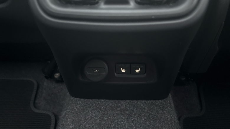 Volvo XC40 2.0 B4P Ultra Dark 5dr Auto Petrol Estate